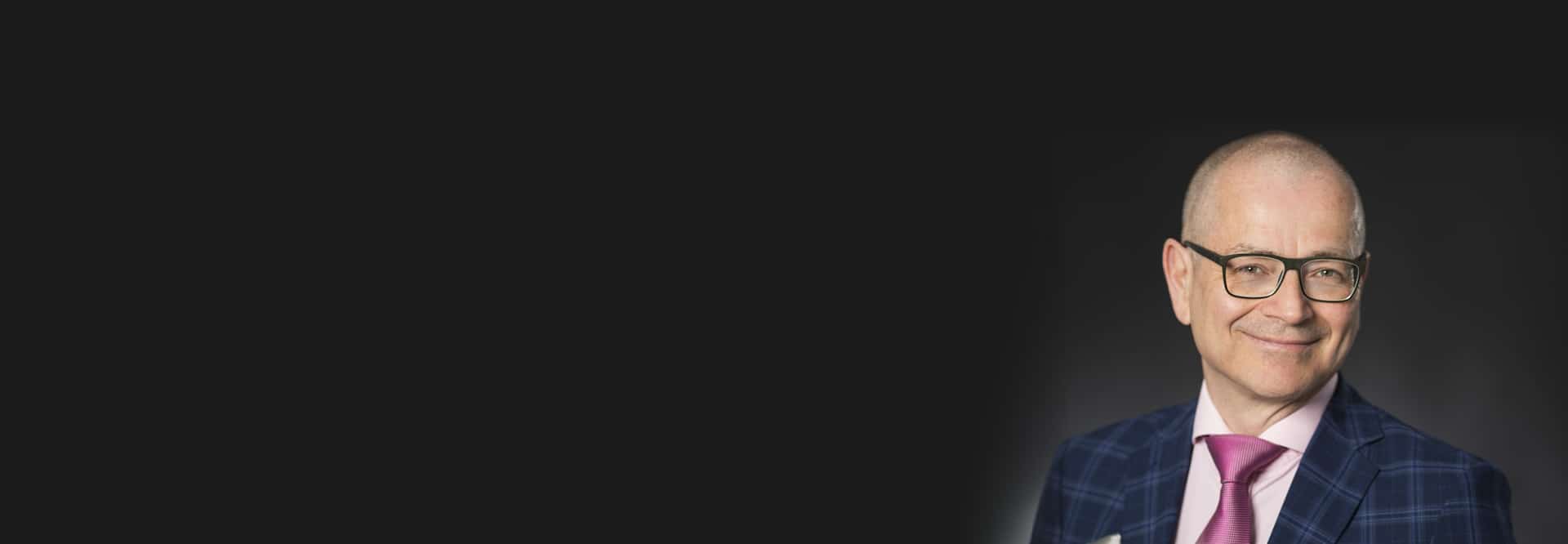 Inside the Aesthetic Mind: Prof. Uwe Paasch